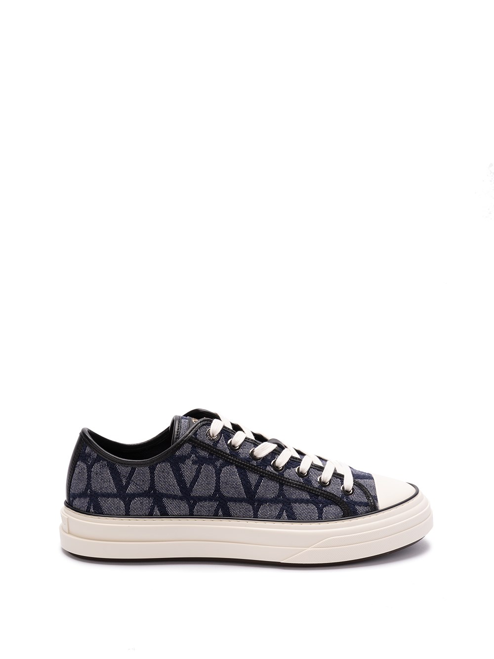 Shop Valentino `toile Iconographe Totaloop` Sneakers In Gray